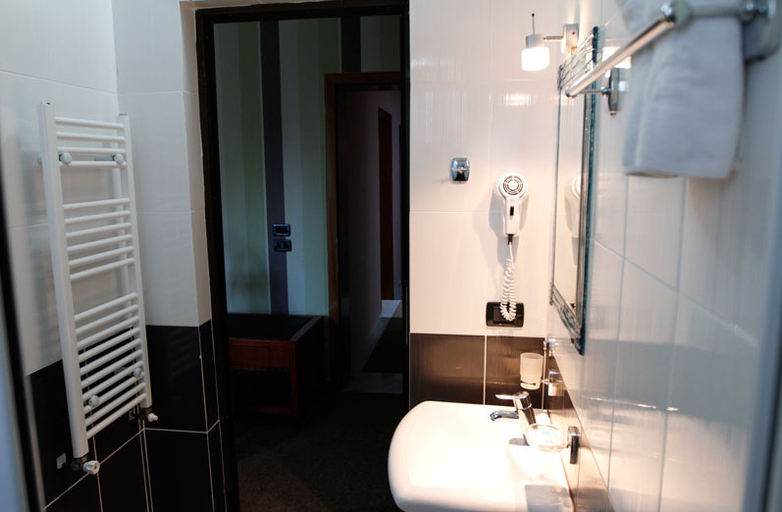 Bathroom 4, Bel Conti, Durrësit
