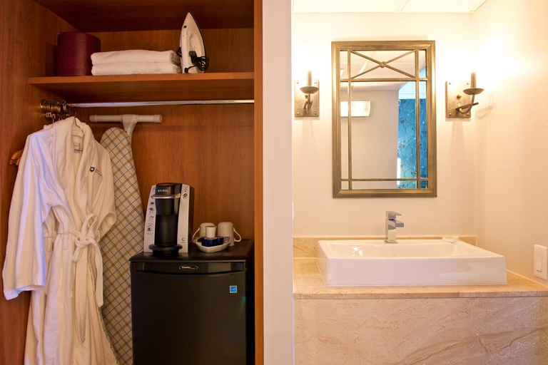 Bathroom 5, Chateau Bromont - Resort Hotels, La Haute-Yamaska