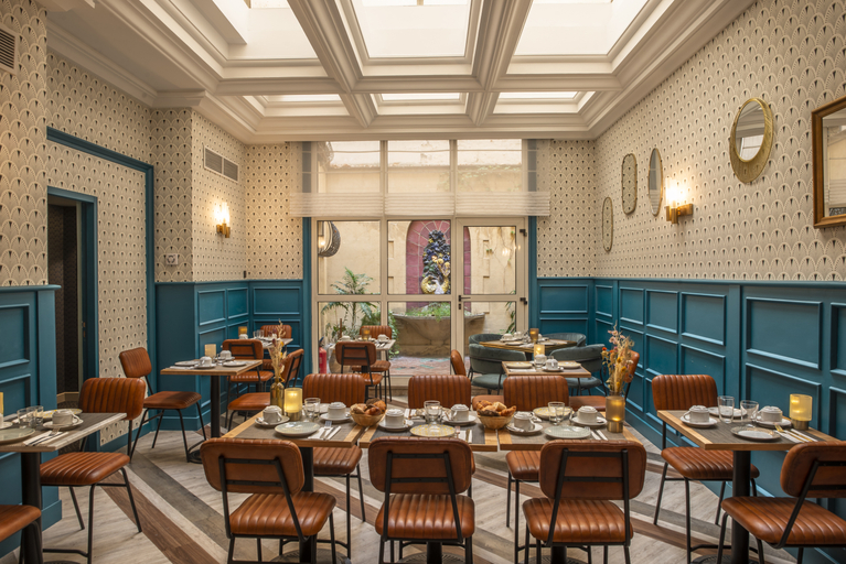 Food & Drinks 5, Bristol Hotel, Vaucluse