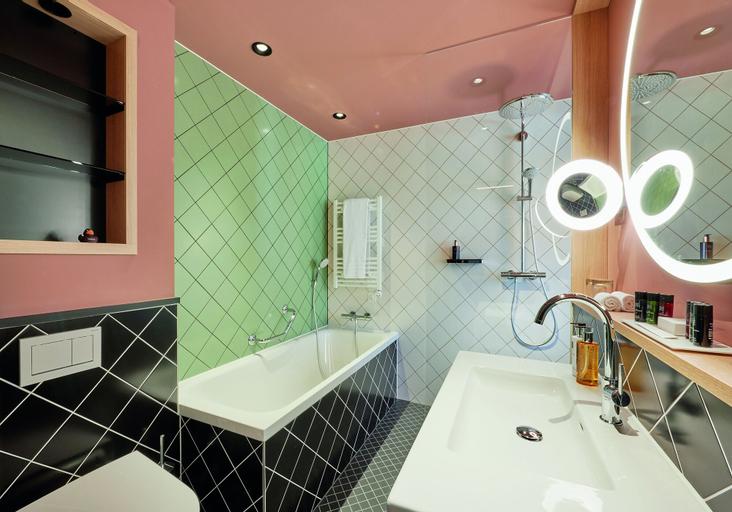 Bathroom 12