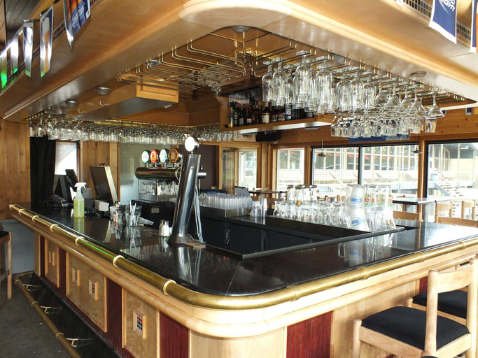 Food & Drinks 4, Stoneham Condos & Hotel, La Jacques-Cartier