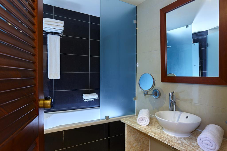 Bathroom 5, Vasia Resort & Spa, Crete