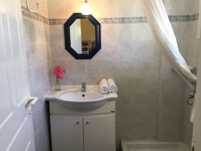 Bathroom 5, The Mayflower Studios & Apartments, Ionian Islands