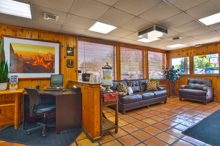 Public Area 2, Big Horn Lodge, Grand
