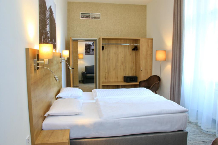 Bedroom 3, City Hotel Ring, Budapesti