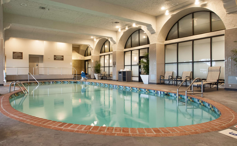 Sport & Beauty 2, Embassy Suites Bloomington Minneapolis, Hennepin