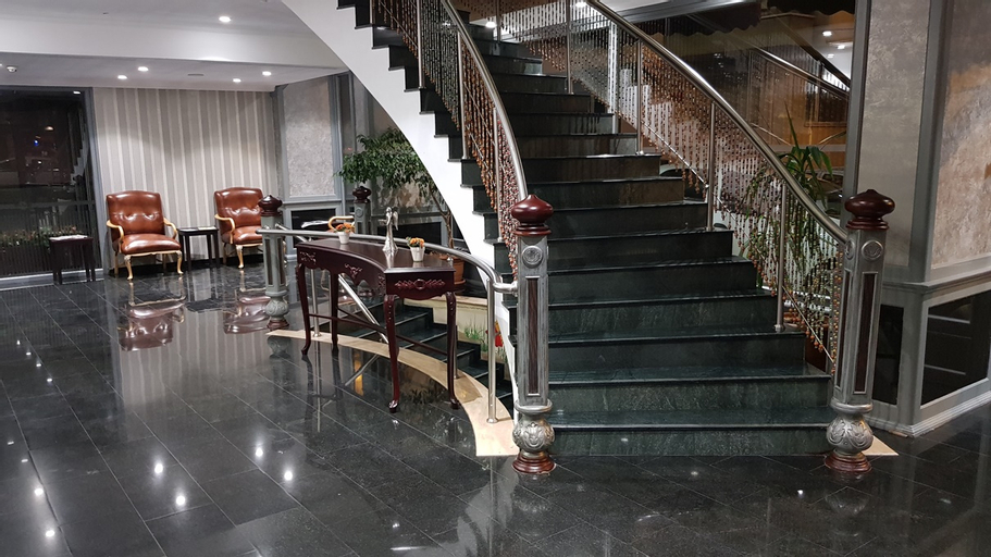 Funda Hotel, Merkez