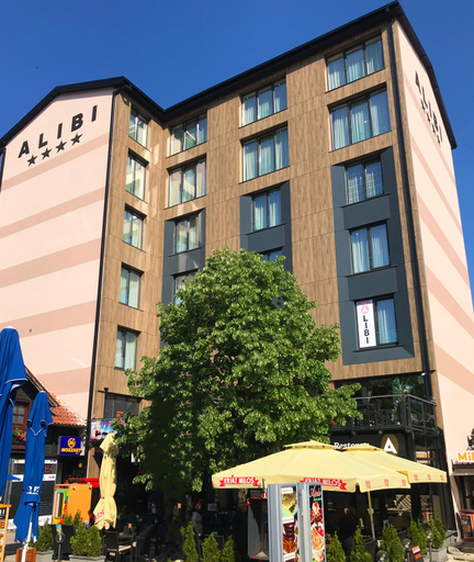 Exterior & Views