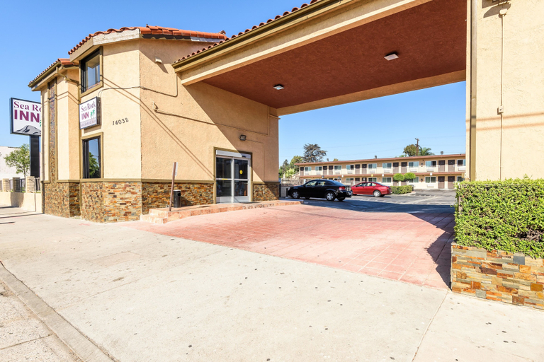 Exterior & Views 2, Sea Rock Inn - Los Angeles, Los Angeles