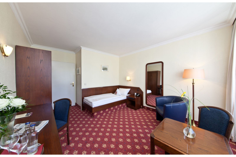 Bedroom 3, Novum Hotel Ravenna, Berlin