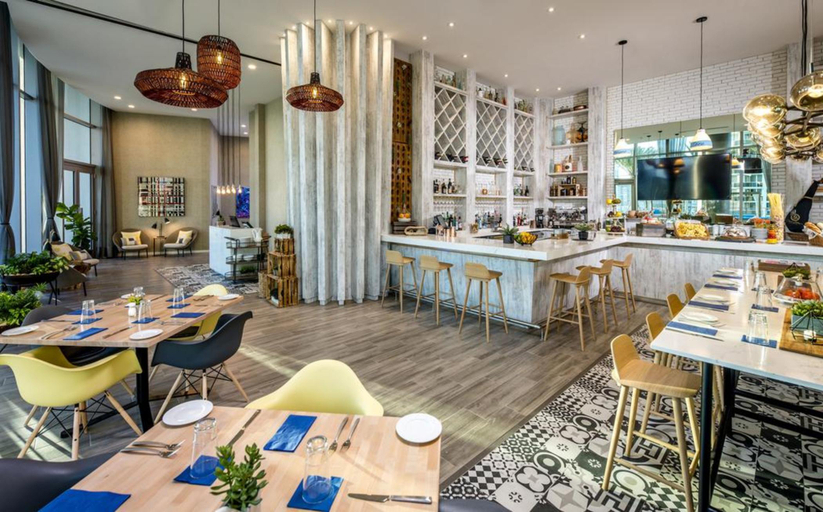 Food & Drinks, Lyfe Resort & Residences, Broward