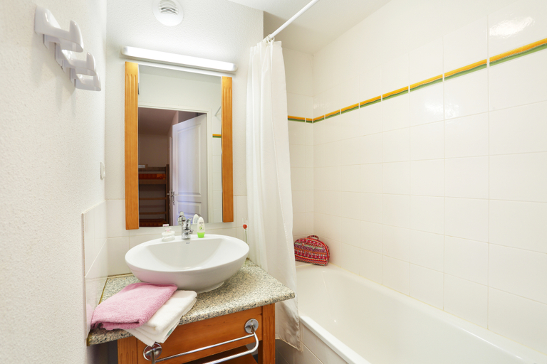 Bathroom, Nemea Les Balcons D'ax, Ariège