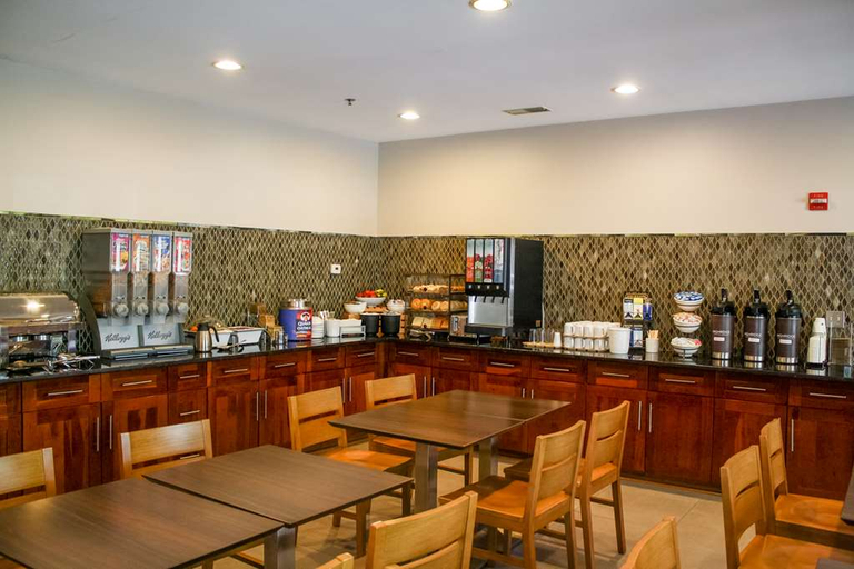 Food & Drinks 5, Country Inn & Suites by Radisson Washington Dulles, Loudoun