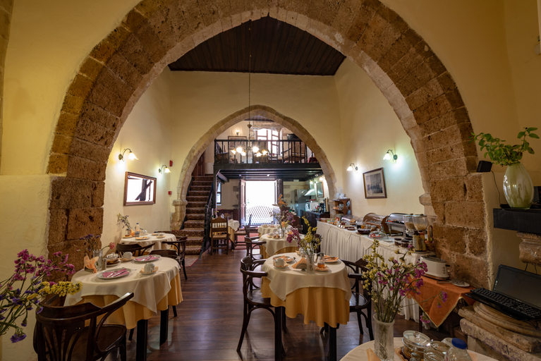 Food & Drinks 5, Porto Del Colombo, Crete