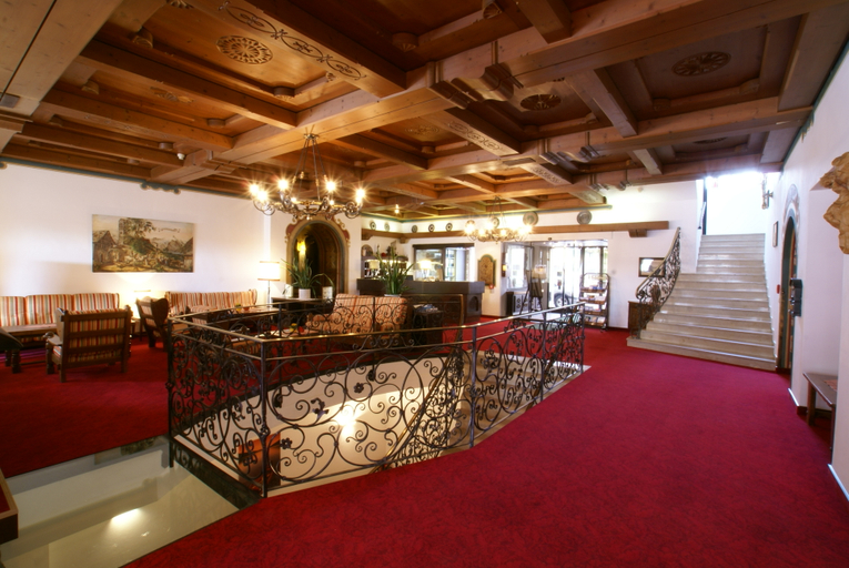 Public Area 4, Neue Post, Zell am See