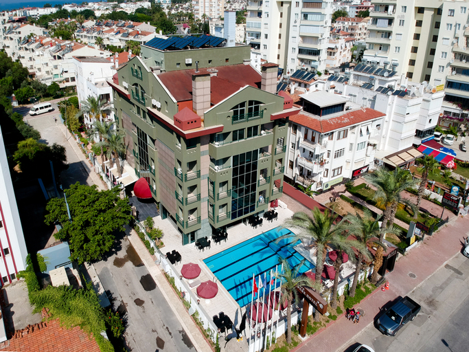 Exterior & Views