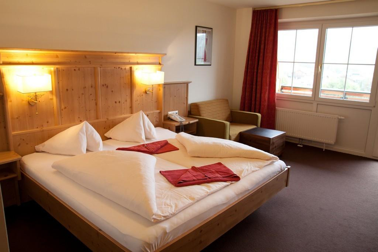 Bedroom 2, Hotel Harfenwirt, Kitzbühel