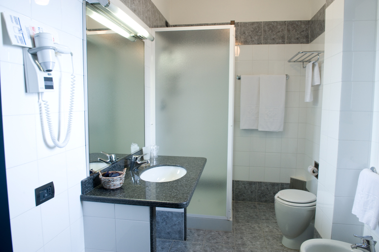 Bathroom, Hotel90, Bari