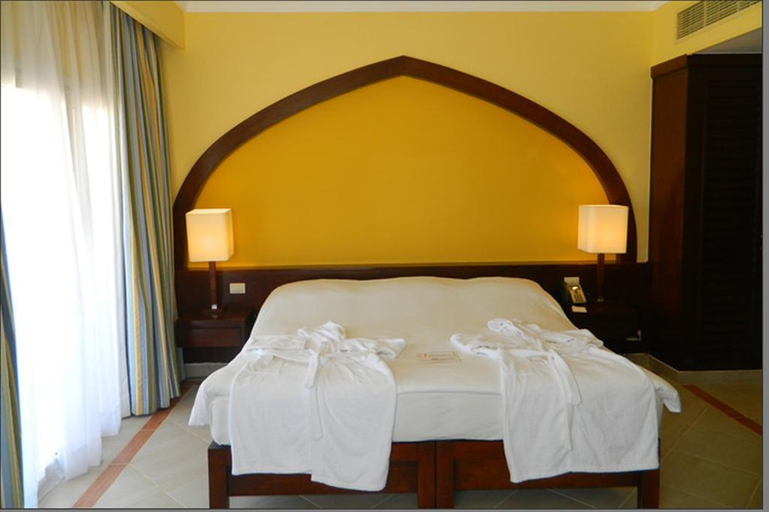 Bedroom 3, The Breakers Diving and Surfing Lodge, Safaja
