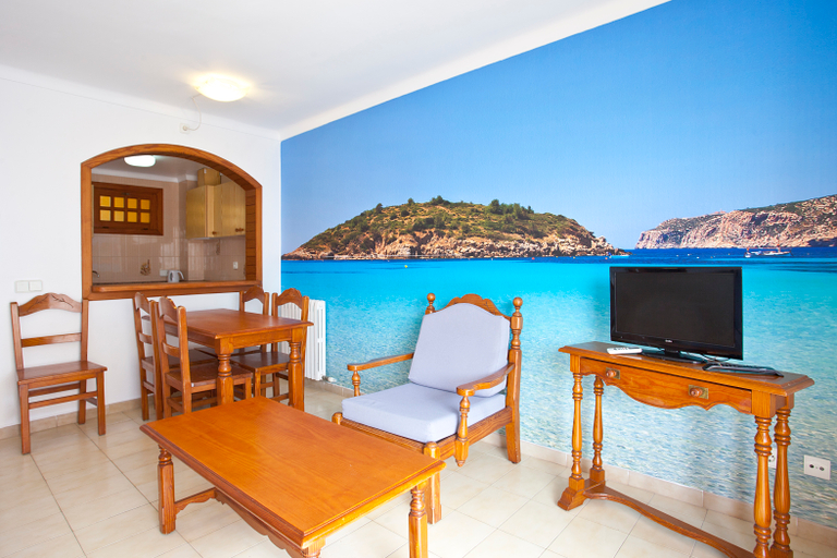 Bedroom 4, Apartamentos Sol y Mar, Baleares