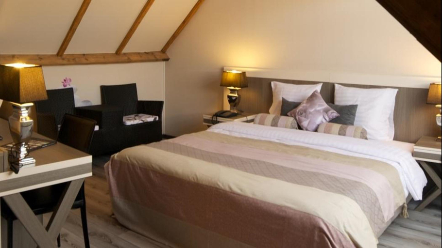 Bedroom 3, Grand Hotel Normandy, West-Vlaanderen