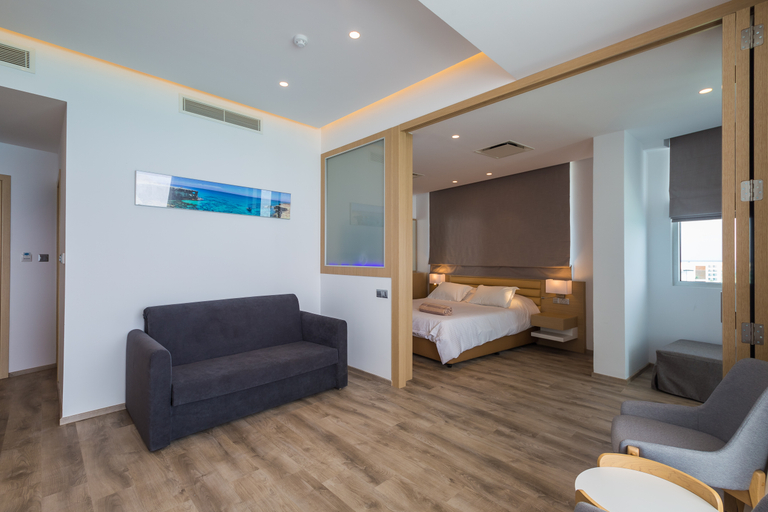 Bathroom 5, VRISSAKI BEACH HOTEL