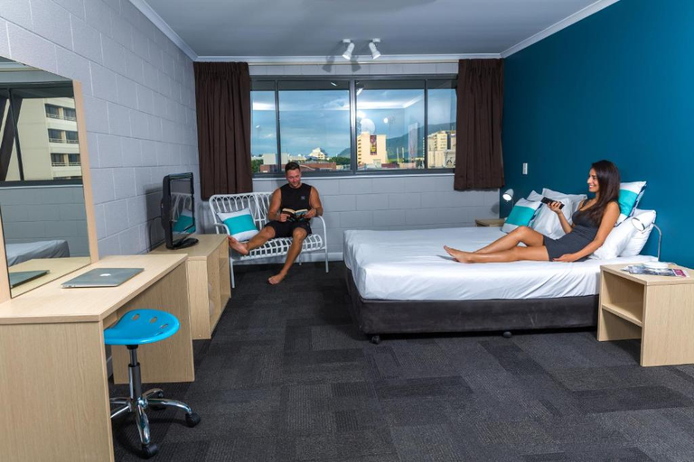Bedroom 3, Gilligan's Backpacker Hotel & Resort Cairns, Cairns