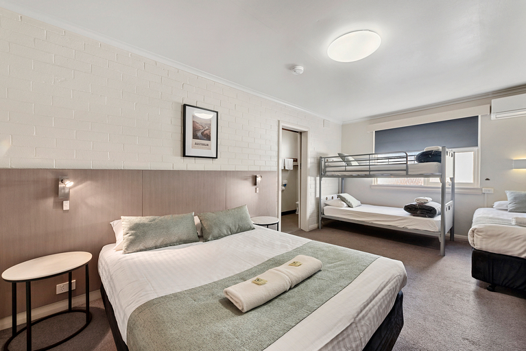 The Cornwall Historic Hotel, Launceston - Pt B