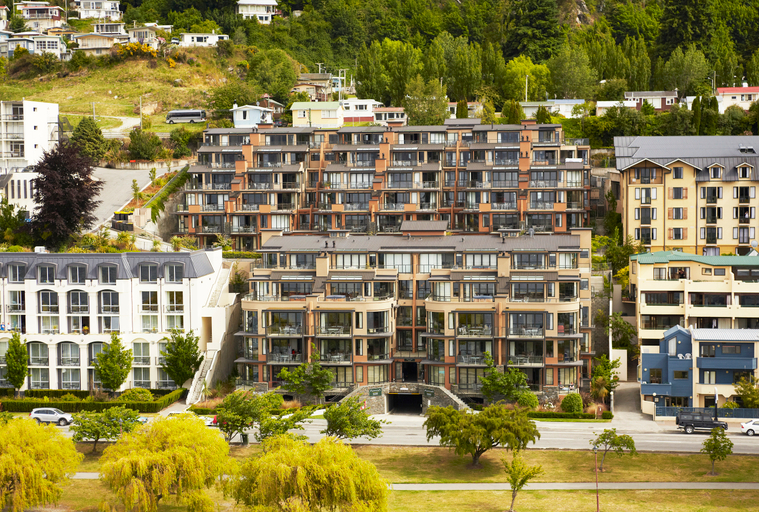 Exterior & Views