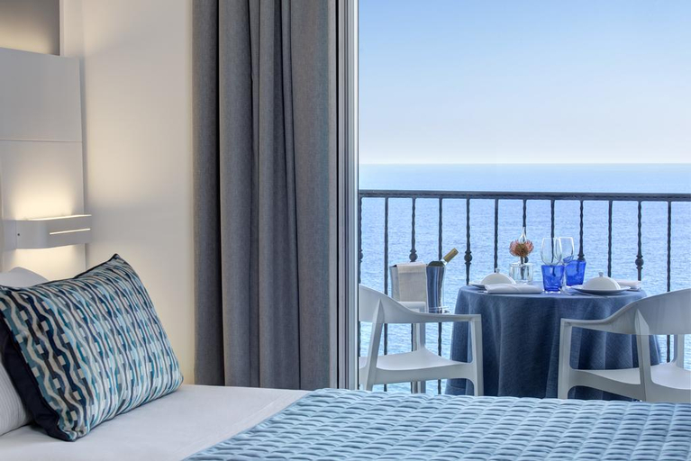 Bedroom 2, Lloyd's Baia, Salerno