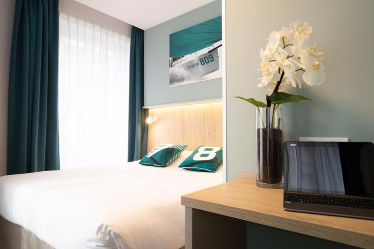Bedroom 3, Hôtel des Marins, St-Malo, Ille-et-Vilaine