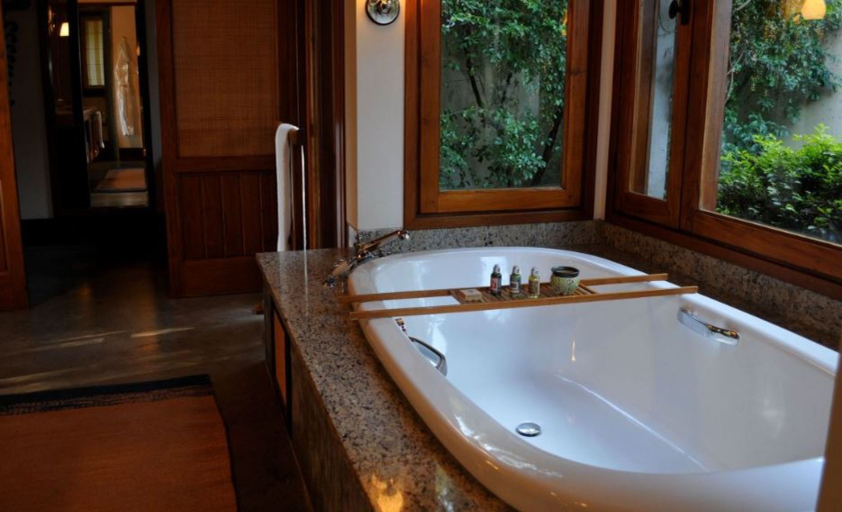 Bathroom 5, Carmelo Resort & Spa, n.a382