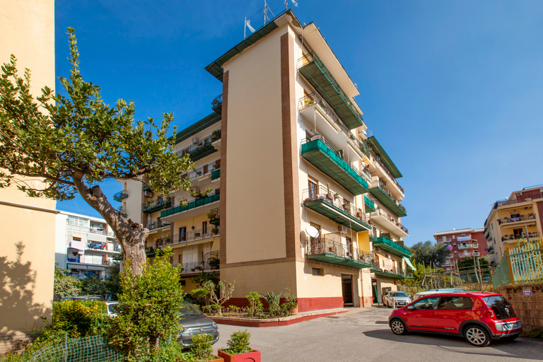 Exterior & Views, Vhome, Napoli