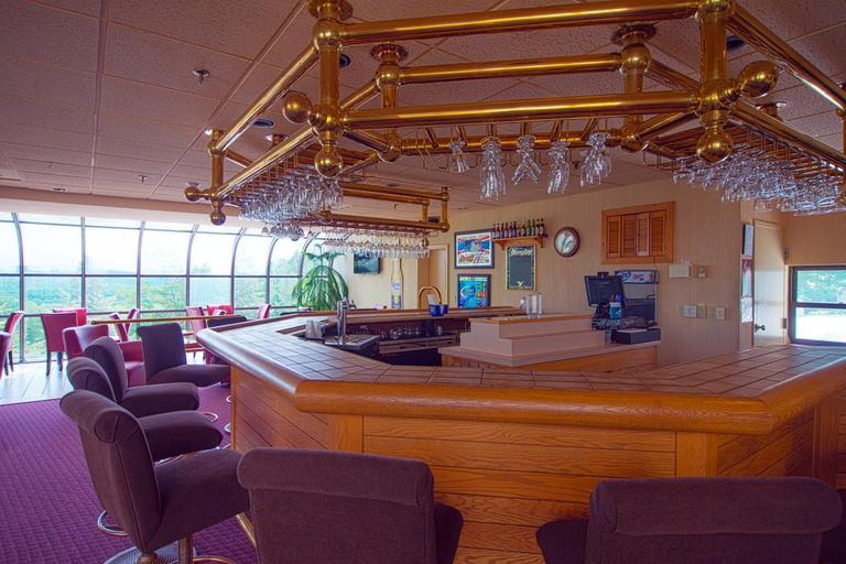 Public Area 2, Split Rock Resort, Carbon
