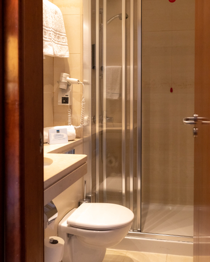 Bathroom, Dom Carlos Liberty Hotel, Lisbon