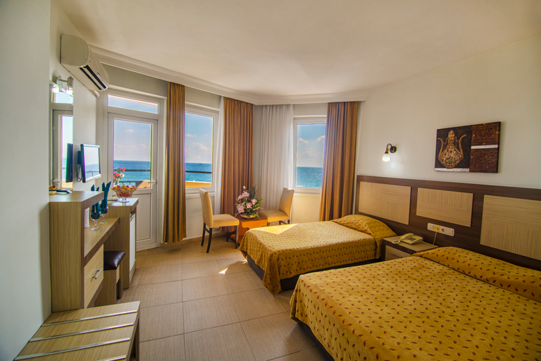 Bedroom 3, Kleopatra Beach Hotel, Alanya