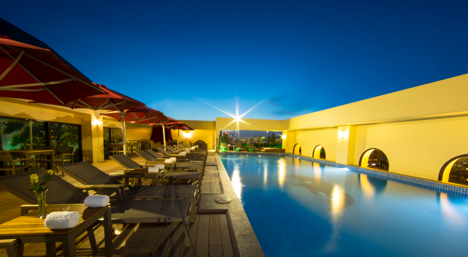 MerPerle Crystal Palace Hotel, Quận 7
