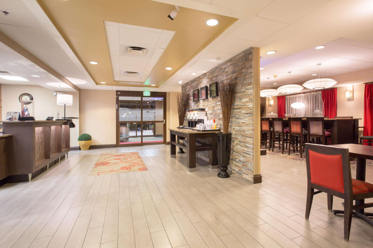 Public Area 2, Hampton Inn Denver-International Airport, Denver