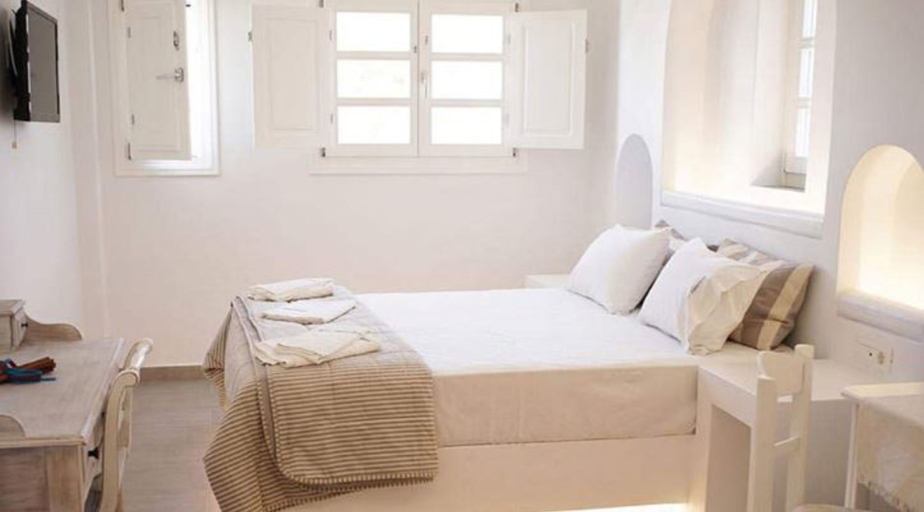 Bedroom 3, Paraporti Hotel, South Aegean