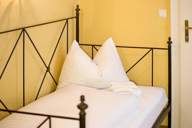 Bedroom 2, Hotel Palais26, Villach
