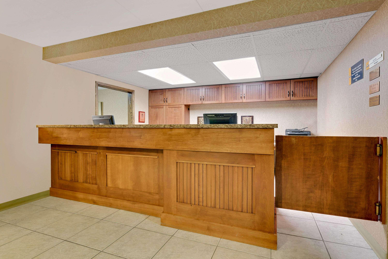 Public Area 3, Days Inn by Wyndham International Falls, Koochiching