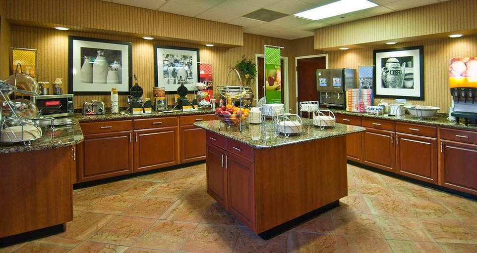 Food & Drinks 5, Hampton Inn Oklahoma City-Northwest, Oklahoma