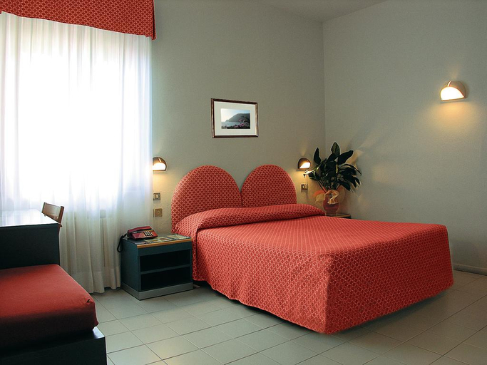 Bedroom 4, Hotel Palme, La Spezia