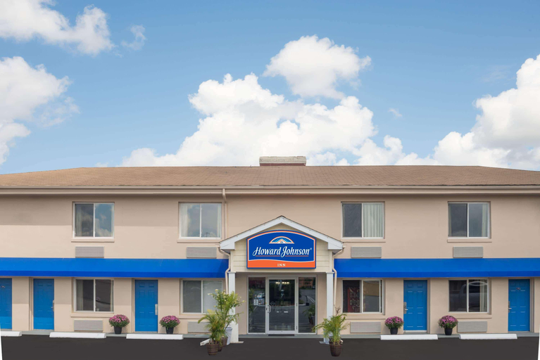 Howard Johnson by Wyndham Springfield, Hampden