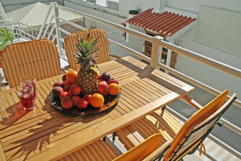 AHO Guest House, Almada