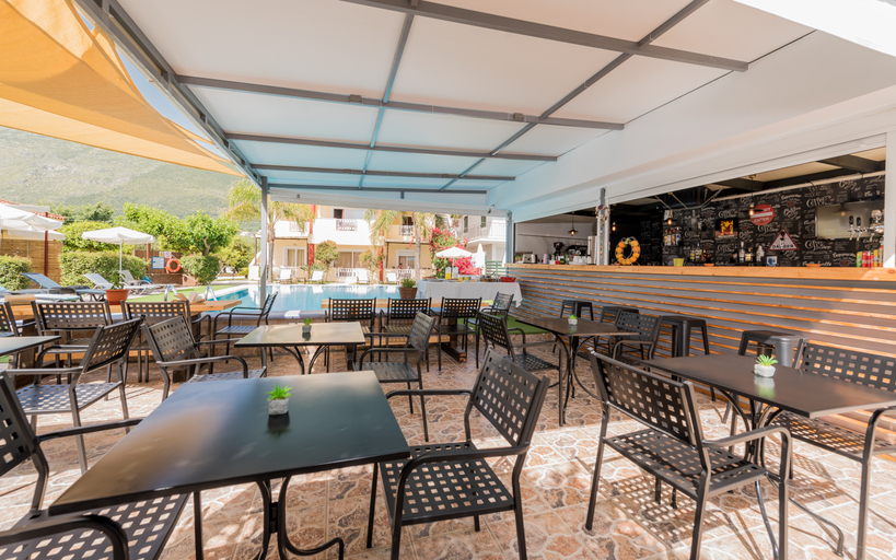 Food & Drinks 4, Oscar Villa & Studios, Ionian Islands