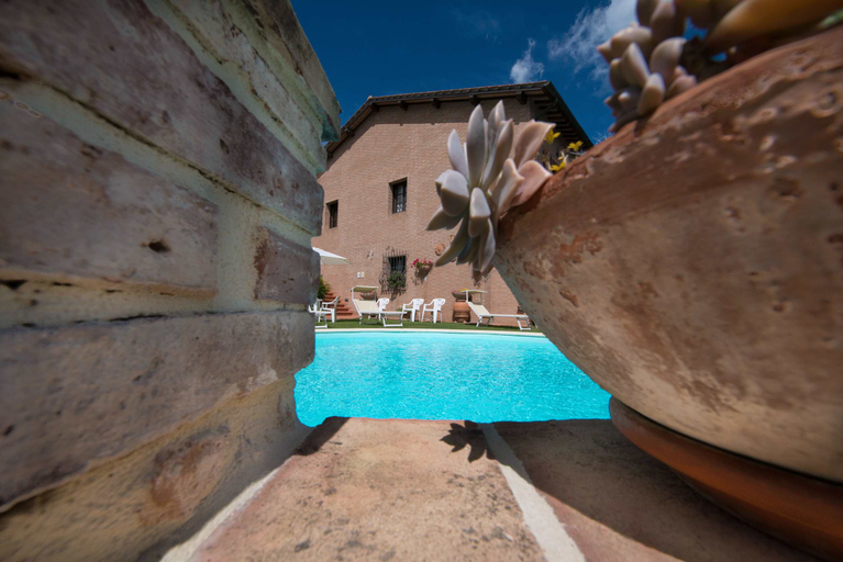 Sport & Beauty 2, Casa Lari, Siena