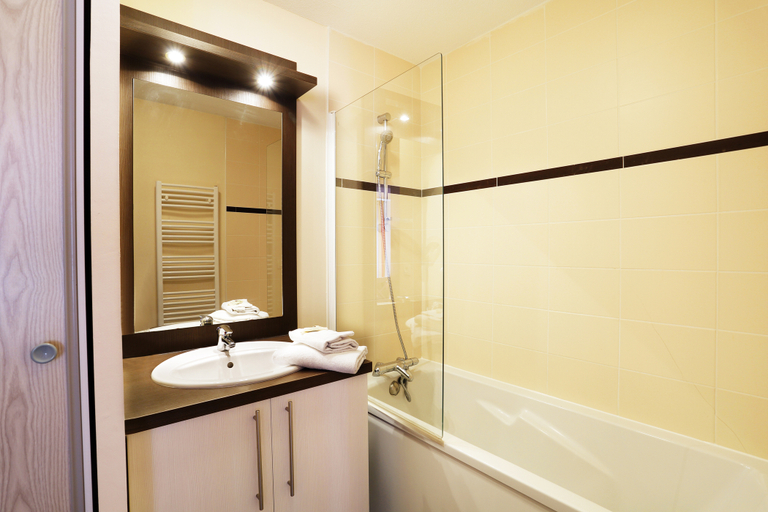Bathroom, Nemea Les Roches, Finistère