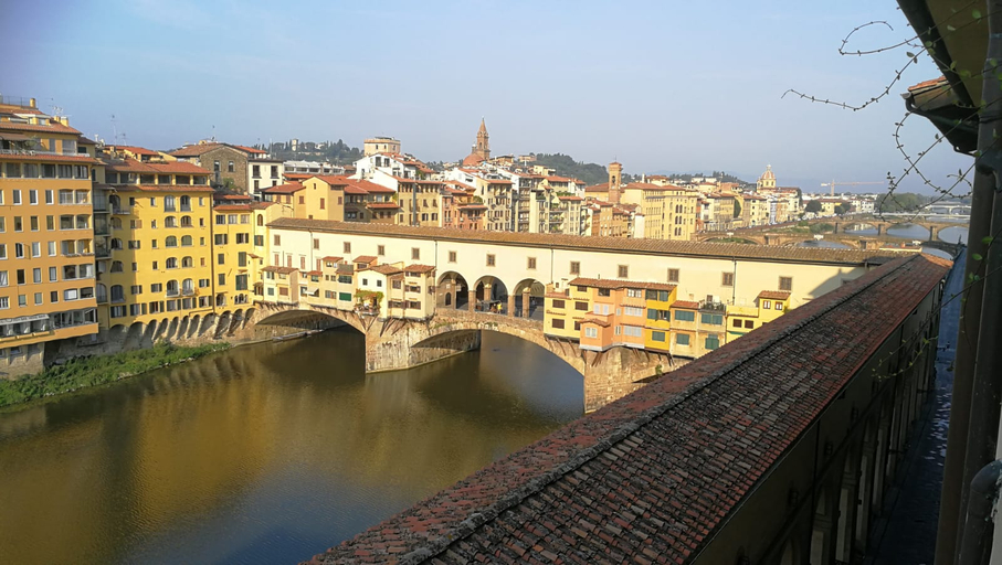Exterior & Views 2, Degli Orafi, Florence