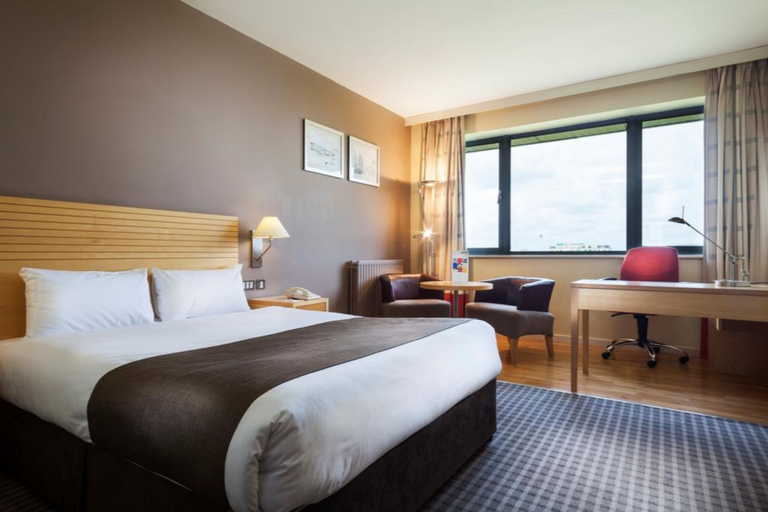 Bedroom 2, Cork Airport Hotel
